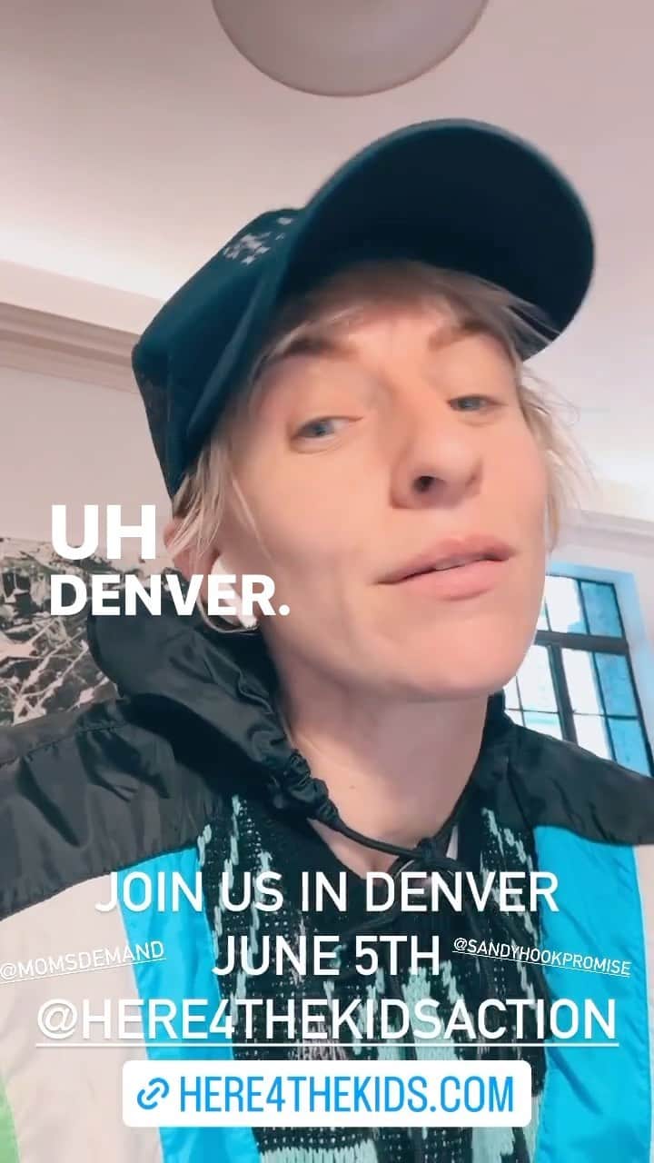 ミッキー・サムナーのインスタグラム：「Gun Violence is killing our children. DENVER JUNE 5th! SHOW UP !!! SUPPORT !! AMPLIFY ! This is a SIT-IN. @govofco we are demanding you sign an executive order to ban guns & buy them back. This is a Black Brown & Indigenous led movement - white women we need you to show up !! @here4thekidsaction」