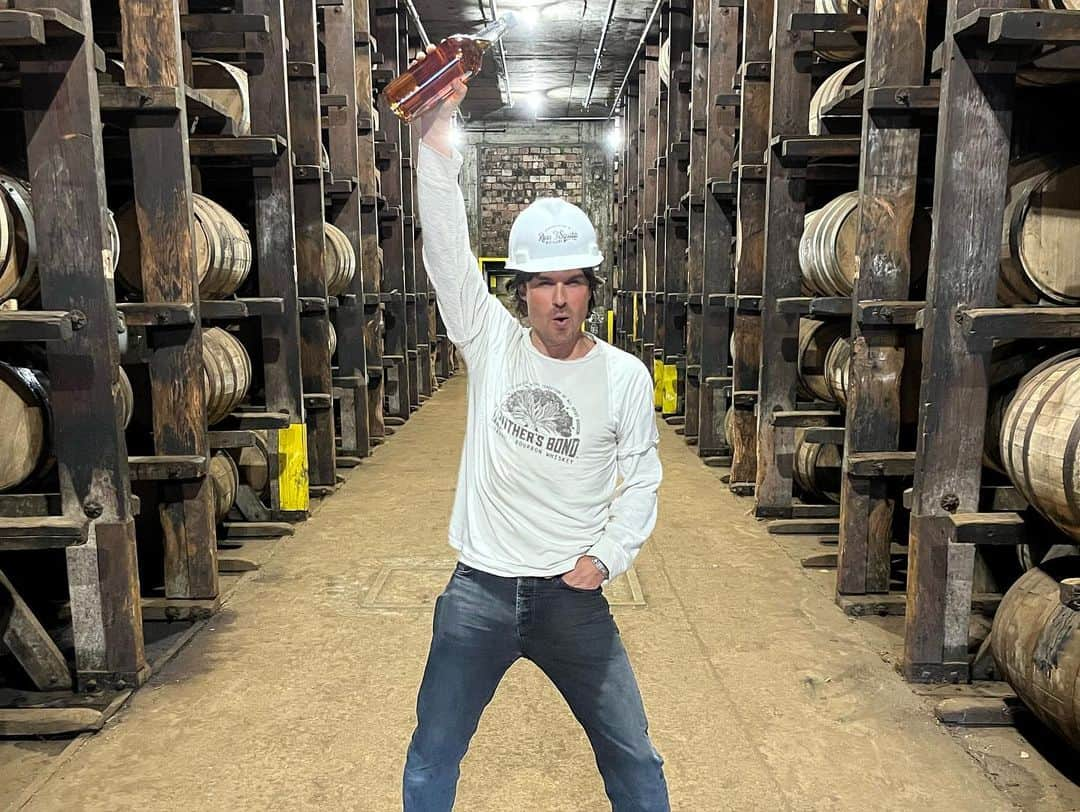 イアン・サマーホルダーさんのインスタグラム写真 - (イアン・サマーホルダーInstagram)「Blending this rye was no joke. I literally carried around a wooden crate full of blends for 6 months. It was nuts traveling around with my trusty crate and blending on any flat surface, spending endless hours at our studio and dreaming of what this would become. Traveling back and forth to Lawrenceburg and pouring over barrel numbers, and tasting tasting tasting with my boy Sam Schmeltzer, Master Blender at our distillery. We worked so hard on this. Please enjoy and share!  I can’t wait for you to try this. Wow.   P.S. my favorite pictures are at the end 😀」5月3日 2時30分 - iansomerhalder