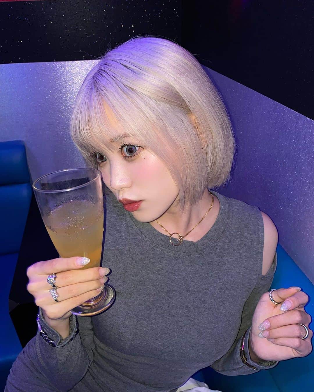 あいなんのインスタグラム：「お酒は全く飲めないです🥂🤷‍♂️  R Beauty CLINICの小池先生に施術して貰ってその後の経過いい感じ🤍 @r_beauty.clinic @dr.koike.yasuhiro」