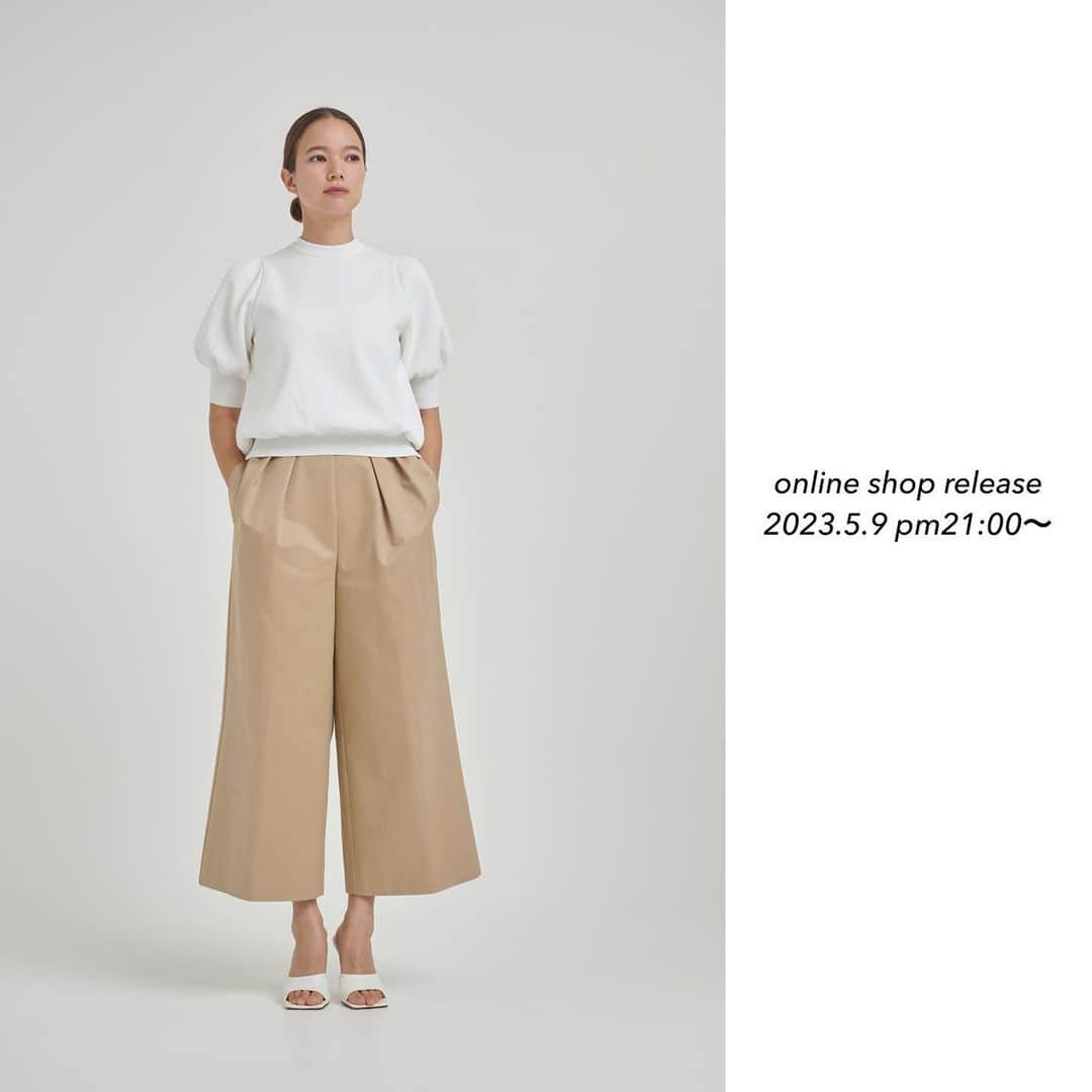 yoriのインスタグラム：「*online shop release*  5/9 pm21:00〜 2023spring 新作が 入荷致します！  詳細はonline shopを ご覧下さい！  #コットンパフスリーブニット  #yori_japan」