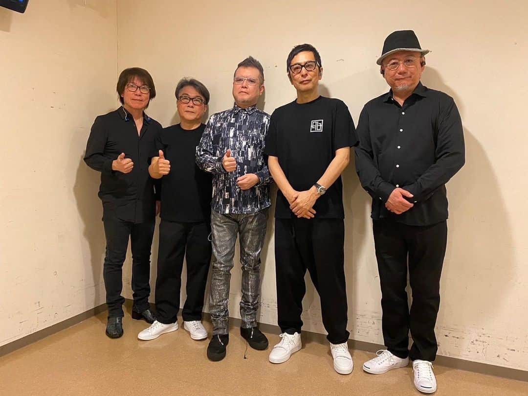 松原秀樹のインスタグラム：「大阪フェスティバルホール2days🎶🎶 イイ感じに盛り上がりました。 ありがとうございました😊」