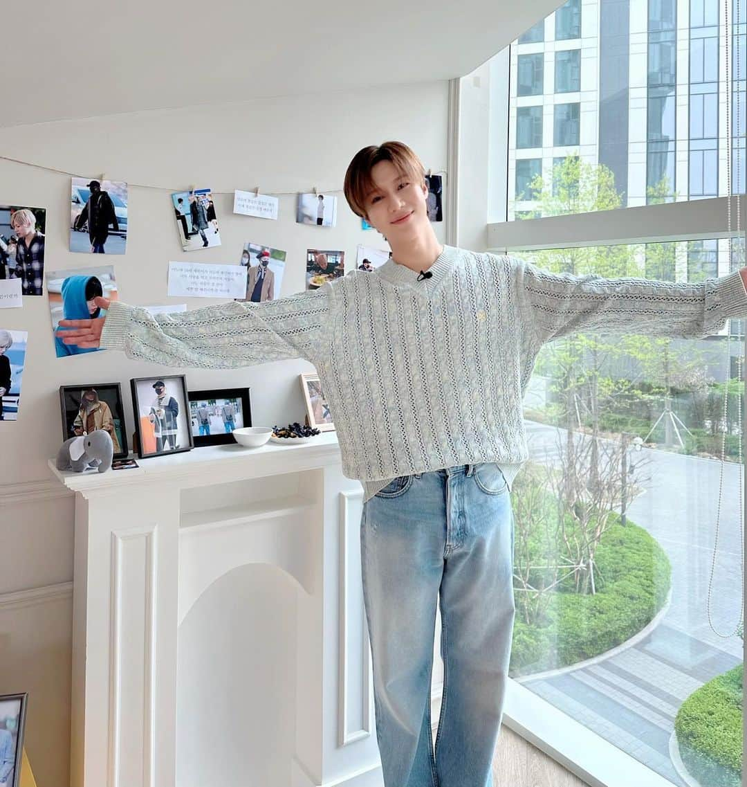 SHINeeさんのインスタグラム写真 - (SHINeeInstagram)「💎TAEMIN in the X Room full of precious memories with SHINee WORLD💎  https://youtu.be/uyWBbfCEc_c  #TAEMIN #태민 @xoalsox  #SHINee #샤이니  #환승짝꿍」5月2日 18時03分 - shinee