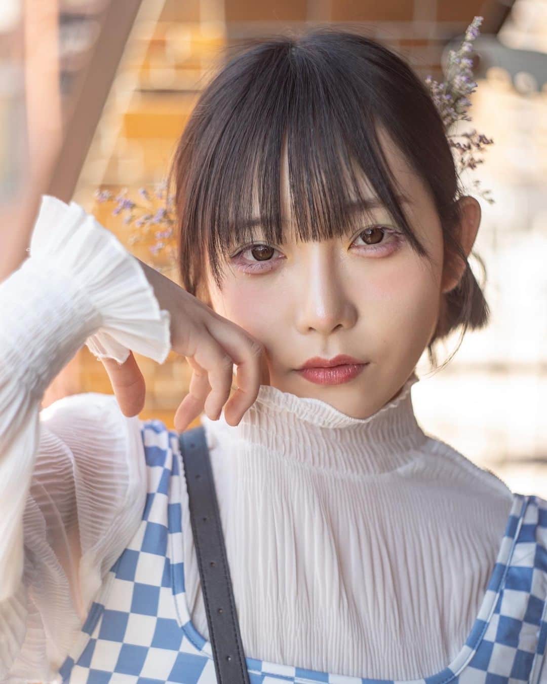 白釈迦遺さんのインスタグラム写真 - (白釈迦遺Instagram)「. お花売りの少女。  💐💐💐  photo @toy.tokyo hair make @l.u.n.e_h.m」5月2日 18時20分 - shaka_yui
