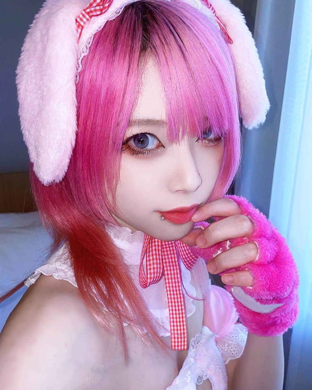 ぽにょ皇子のインスタグラム：「もふもふぴんくうさぎさん🐰💓  #cosplay #cosplayer #cosplaygirl #コスプレ #コスプレイヤー #グラビア #dj #ポートレート #portraitphotography #portrait #pink #Japanese」