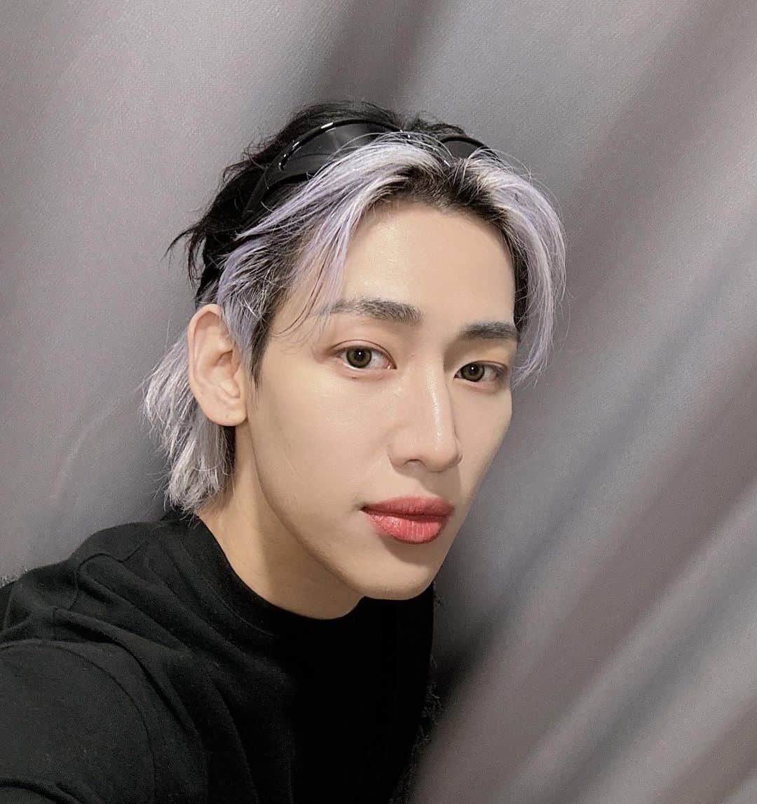 BamBam のインスタグラム：「Thank you so much for all the birthday wishes and make me feel loved again  always happy to let everyone see me growing year after year  you guys are the reason i can keep going and never give up even though the world never love me back.  thank you for always making me strong and make me who i become today. i'll try my best to be a better person and i'll try my best to give all the love back to everyone who always show love and support.  please be happy and take good care of yourself  and i'll go to see you soon this year🤍」