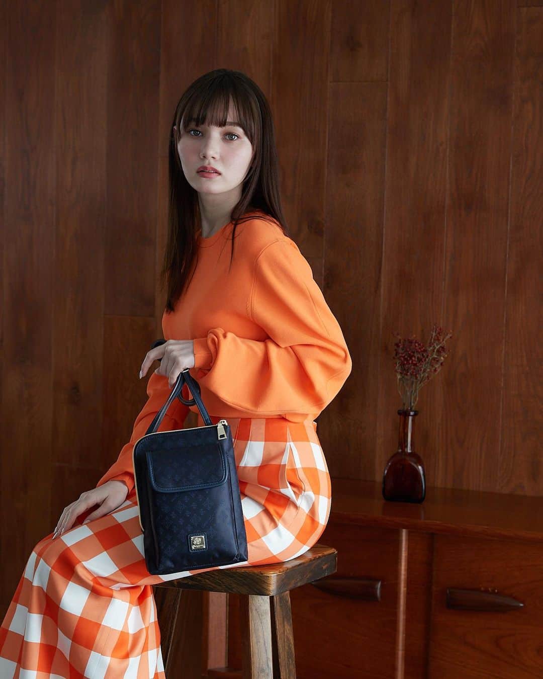 マーシュ彩のインスタグラム：「宝島社から本日発売中のクリスチャンオリビエ本に出演しています！ ぜひ☺︎」