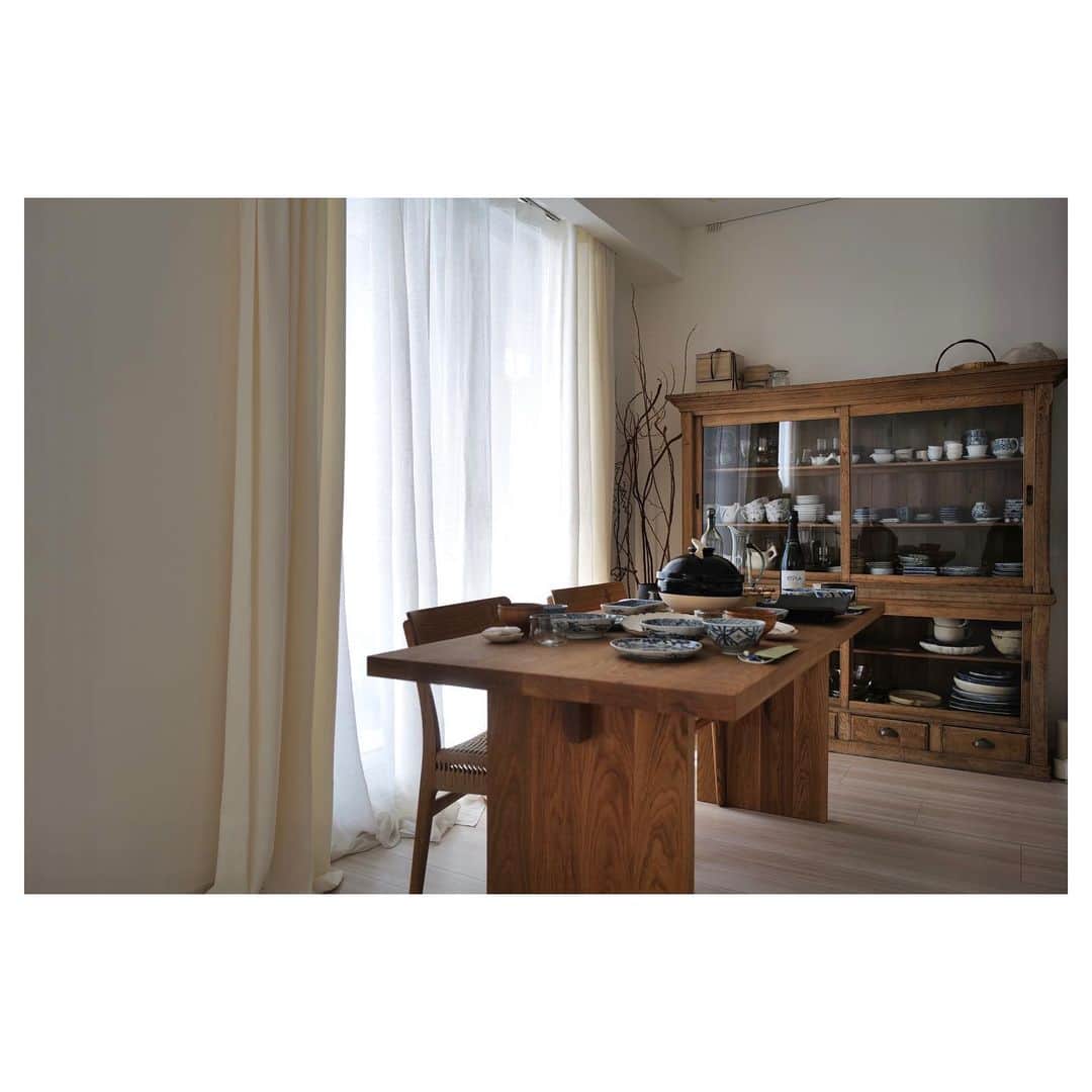 JUNNAさんのインスタグラム写真 - (JUNNAInstagram)「友人たちの集う週末  sayakaにお手伝いして貰いながら...🥑  HOUSE in TOKYO  #junna🏠  #only#器#テーブル」5月2日 19時17分 - junna