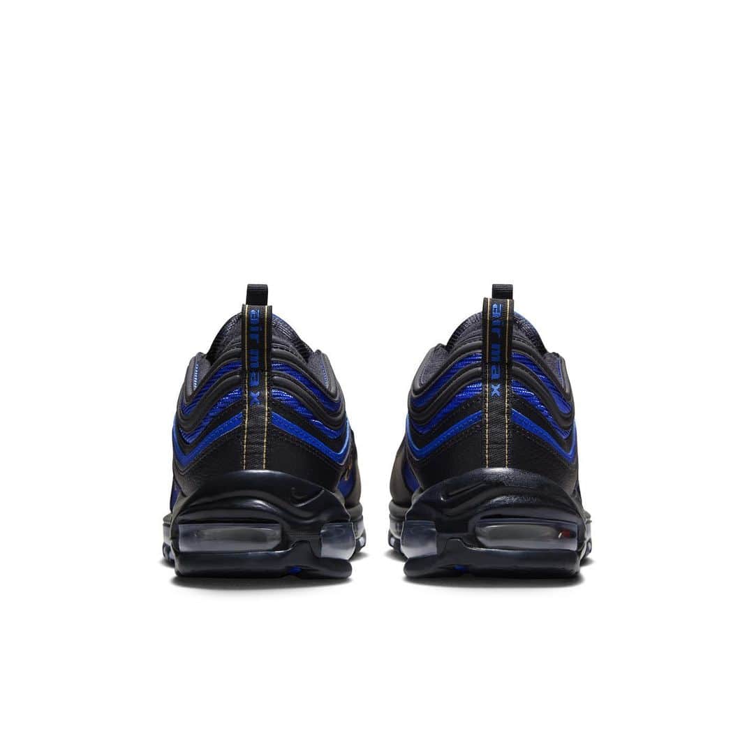 インテルナツィオナーレ・ミラノさんのインスタグラム写真 - (インテルナツィオナーレ・ミラノInstagram)「Black, blue and a touch of gold 🖌️ Style, class and legacy ✨ The new iconic Nike Air Max 97 in INTER colours is out today on Nike.com, @awlab stores and @oneblockdown.」5月2日 19時30分 - inter