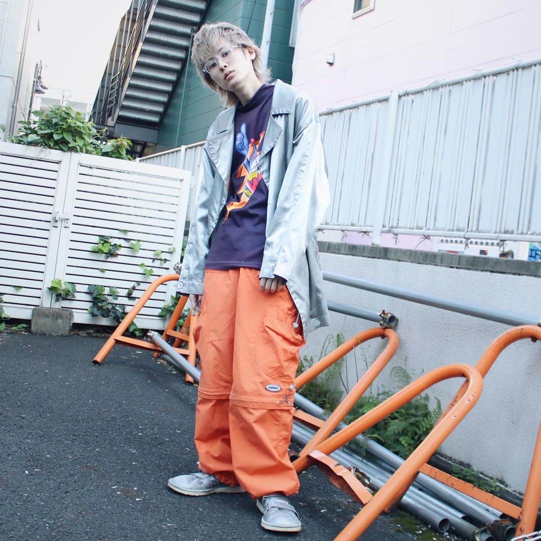 むゆあのインスタグラム：「🚀🚀🚀  #wildandlethaltrash #waltervanbeirendonck #サントニブンノイチ #地雷系女子 #y2k #y2kfashion #y2kファッション #cyber #cyberpunk #cyberfashion #harajuku #harajukufashion」