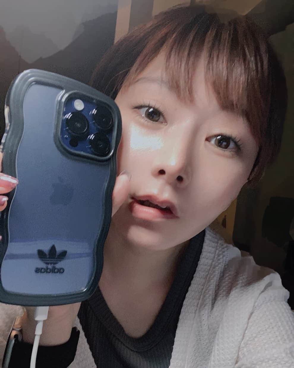 雫さんのインスタグラム写真 - (雫Instagram)「iPhone14pro無事買えた！  デッケェ〜〜〜〜〜〜〜〜〜〜！！！！！！！！！！！！！！！！！！！！！🤧🤧🤧🤧🤧🤧🤧🤧🤧🤧🤧」5月2日 19時50分 - plkshizuku