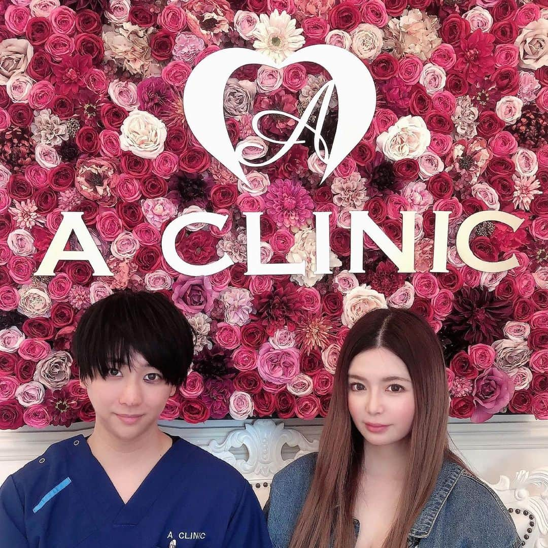 栗林里莉さんのインスタグラム写真 - (栗林里莉Instagram)「♡ #aclinic デンタルの古居先生 @aclinic_furui  にスマイルリップの施術をして頂きました💋  唇の左右差が悩みだったけど、 先生が相談しながら施術して下さったので、術後すぐ自分の理想の唇になれてうれしいです🥰  スタッフの皆さんも優しくてリラックスして施術を受けられました💡  次はグロスファクターで肌質改善したいなぁ😉  #スマイルリップ #aclinic #aクリニック #エークリニック #aclinicデンタル#aclinicdental #デンタルクリニック #審美歯科 #矯正歯科 #リップヒアル #唇ヒアルロン酸 #口角ボトックス #M字リップ #Cカールリップ #アヒル口 #リップ #リップグロス #ラシャスリップス #歯科医師  #古居憲」5月2日 19時52分 - riri_kuribayashi_official