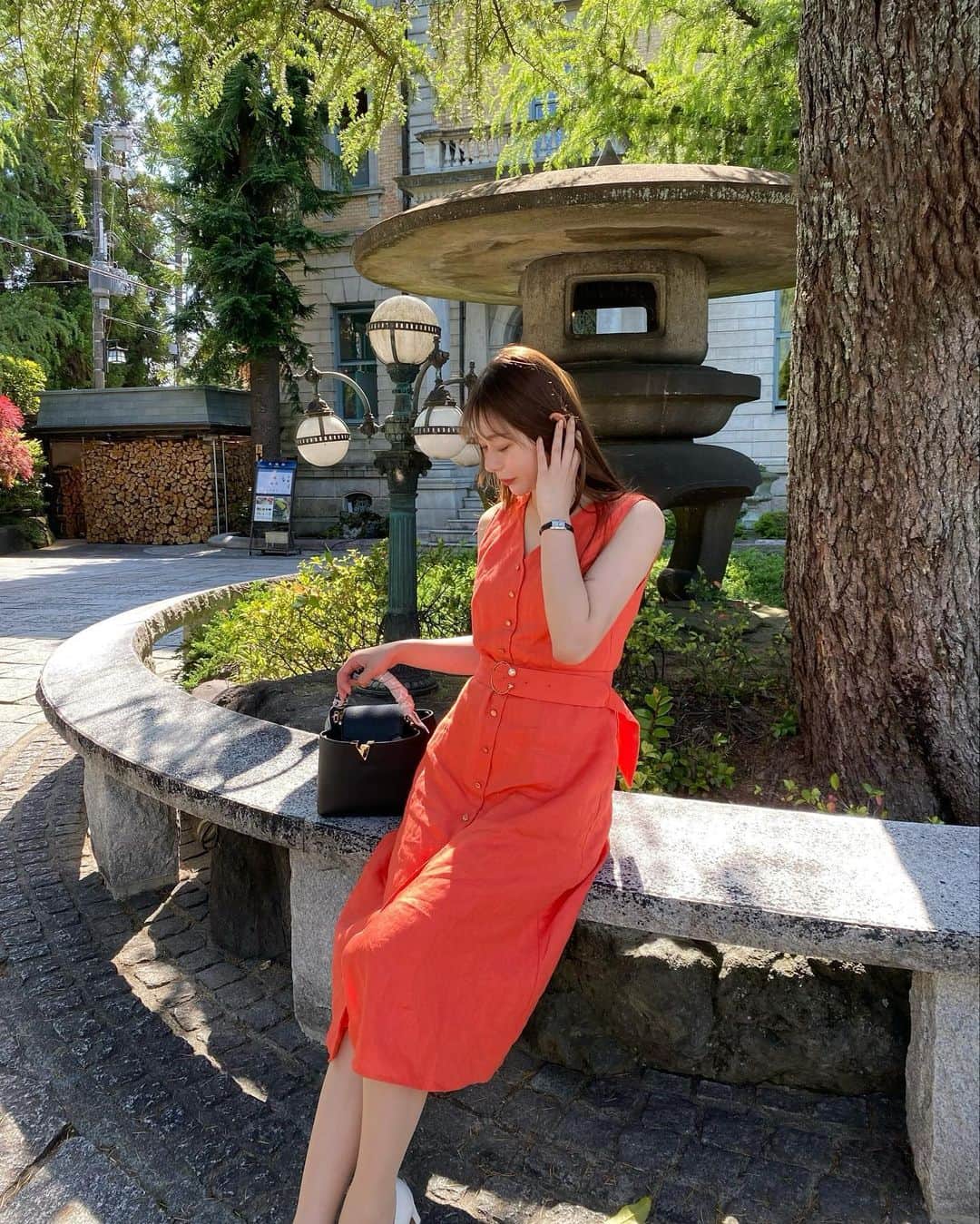 karen okajimaさんのインスタグラム写真 - (karen okajimaInstagram)「#おかじコーデ 🤍🫶  🉐#かれんお得情報 あり✨  今日のコーデ❤️ オレンジのかわいいドレス！！🍊 100%リネンだから涼しくておすすめ🫶  SHEINでは今年のフェスシーズンに向けて、新しいコレクションを発売したよ！！ かわいい服やアクセサリーが沢山あるからぜひ観に行ってみてーっ✨  ワンピース→ MOTF PREMIUM ピュアリネンベルト付きサンドレスドレス ID→ 14532425  元々安いのに私のクーポンを使ったら 更に安くなるよん🥺🫶💗👇  🉐👉 JPSMF021(6/30まで💞)   お買い上げ金額1～5,999円までは15%OFF 6000円以上は20%OFFになります❤️ （クーポンの利用時間をご注意ください✨🥺）  #SHEIN #シーイン#ootd #今日のコーデ #春服コーデ #プチプラ #プチプラコーデ  #プチプラファッション #springfashion  #シーインコーデ #春コーデ #SHEINpartner #OOTD  #SHEINforall　 #ad #SHEINmusicfest」5月2日 19時55分 - karenokajima0318