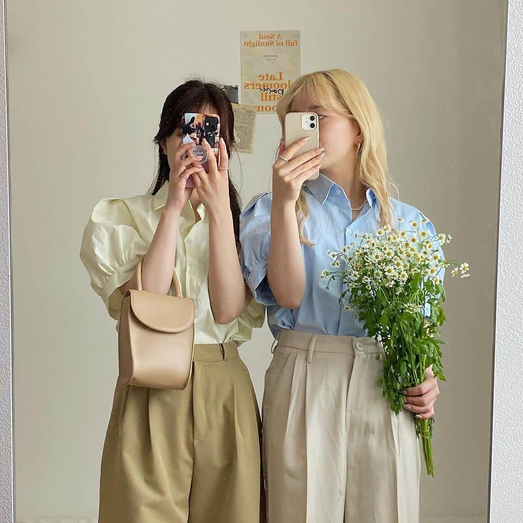 PATRA magazineさんのインスタグラム写真 - (PATRA magazineInstagram)「【コーデにアクセント！イエローシャツ🌼】  いまの時期にぴったりなシャツコーデ✨  特にイエローシャツは、春らしさがあって コーデのアクセントになるからおすすめ🐈🐾  ぜひチェックしてみてね🤍  ＼ thank you 🦢 ／ @unn_____2 / @mayonnaise._.e @tama__0515 / @chiba_chan_desu @_masmin_ / @s.noco__  今みんなの中で流行っている事やアイテムがあれば @patra__jp をタグ付けしてぜひ教えてね🔔  皆さんのすてきな投稿をぜひ紹介させてください！ . . #シャツコーデ #カラーシャツ #イエローシャツ #イエローコーデ #春コーデ」5月2日 20時00分 - patra__jp