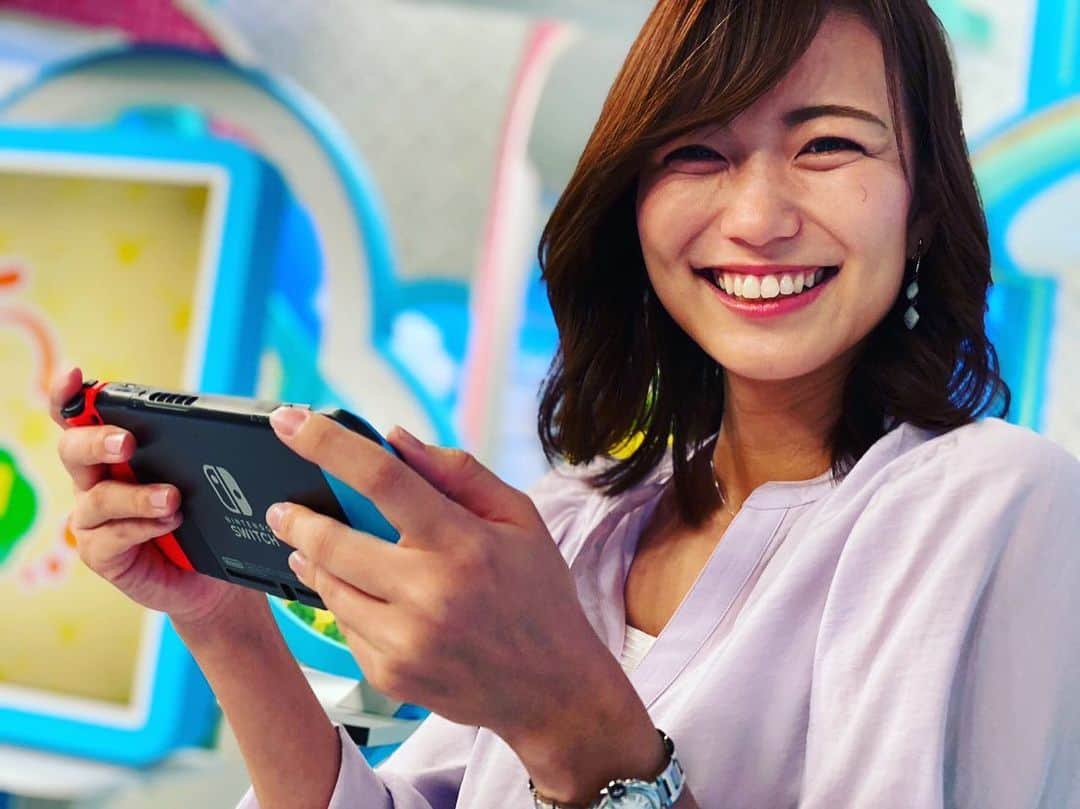 朝日放送「おはよう朝日土曜日です」のインスタグラム：「ゲーム大好き😘🎮  #ゲーマーまみ#しんぺーカメラマン #集中しだしたら#ずっとやっちゃう#もうどうにも止まらない  #おは土#おはよう朝日土曜日です#ABCテレビ #北村真平#斎藤真美#ABCアナウンサー」