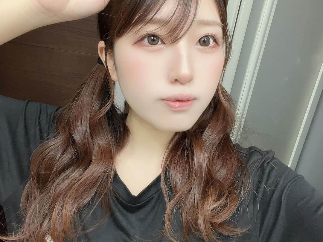 のインスタグラム：「. ５月スナック人魚出勤日🧜‍♀️ 5.13.17の20時〜です!!  これでラストです💤 4ヶ月間(まだ)楽しかった🥺 ５月も楽しくおわりたいっ  #スナック #出勤日 #歌舞伎町 #新宿」