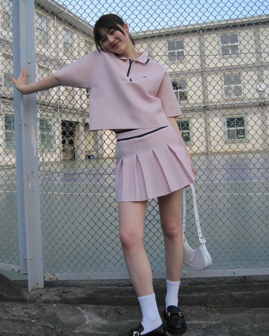 藤本林花美愛さんのインスタグラム写真 - (藤本林花美愛Instagram)「🌷  Tops and skirt: @nbb_weekend  Bag: @charleskeith_jp」5月2日 20時33分 - lily_1001_official