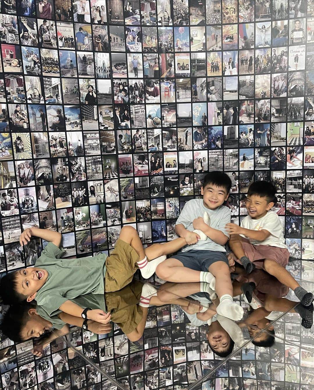 Iya Villaniaさんのインスタグラム写真 - (Iya VillaniaInstagram)「Time in with ninang @guitauc and bestie Macci at @artinisland! Two special friendships here… between the boys and between the mamas ❤️ Guita and I met because our boys were birthed just 4 days apart and so we were shopping for the same things, in the same area because we also happened to be from the same neighbourhood (more like just down the road from each other) 😂 and that’s how our friendship started 😆 Since then, she’s become a ninang to all the succeeding children after Primo 😆 it’s a bonus when both mamas and kids are happy to be together 😆  Just a reminder to take care of those special friendships 💕 it’s often easy to be a friend only when it’s convenient 😅 guilty of this 🙈 so here’s a reminder to myself to do better 😅」5月2日 20時33分 - iyavillania