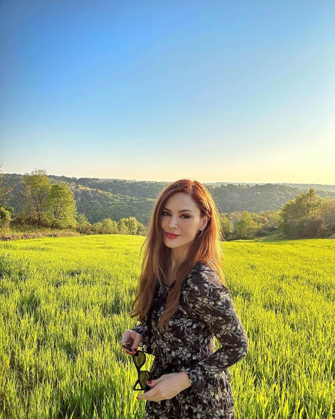 Mine Tugayのインスタグラム：「“Doğanın derinliklerine bak, sonrasında her şeyi daha iyi anlayacaksın.” Albert Einstein」