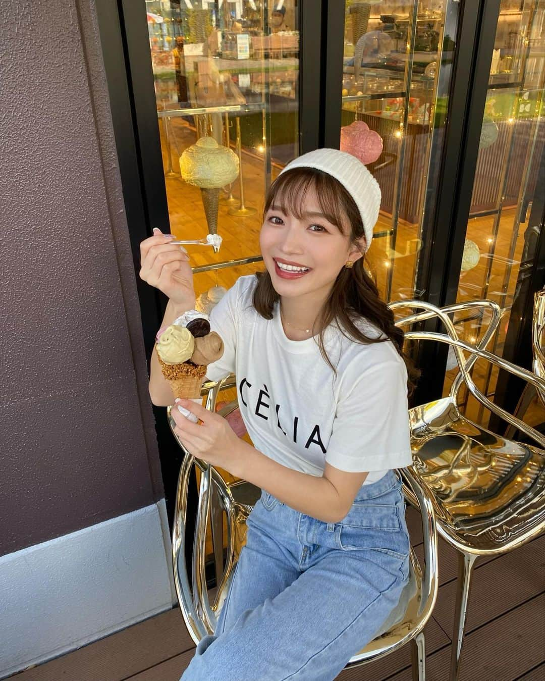 YUKIKOさんのインスタグラム写真 - (YUKIKOInstagram)「. ジェラート美味しすぎた🥹🩷  アイスにTシャツはもう夏すぎ😂✨ でも最近暑い日多いよね？😳 いきなり27度とかになるから焦る😂  TシャツZOZOTOWNでお得になってたよ❤️‍🔥  #WEGO #ウィゴー #wegotee #wego_ootd #名古屋カフェ #ジェラート」5月2日 20時26分 - 128yukinco