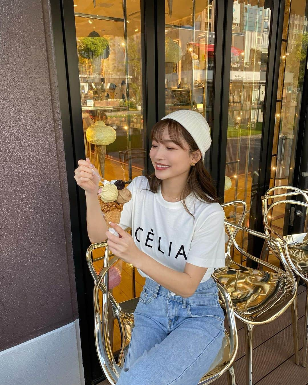 YUKIKOさんのインスタグラム写真 - (YUKIKOInstagram)「. ジェラート美味しすぎた🥹🩷  アイスにTシャツはもう夏すぎ😂✨ でも最近暑い日多いよね？😳 いきなり27度とかになるから焦る😂  TシャツZOZOTOWNでお得になってたよ❤️‍🔥  #WEGO #ウィゴー #wegotee #wego_ootd #名古屋カフェ #ジェラート」5月2日 20時26分 - 128yukinco