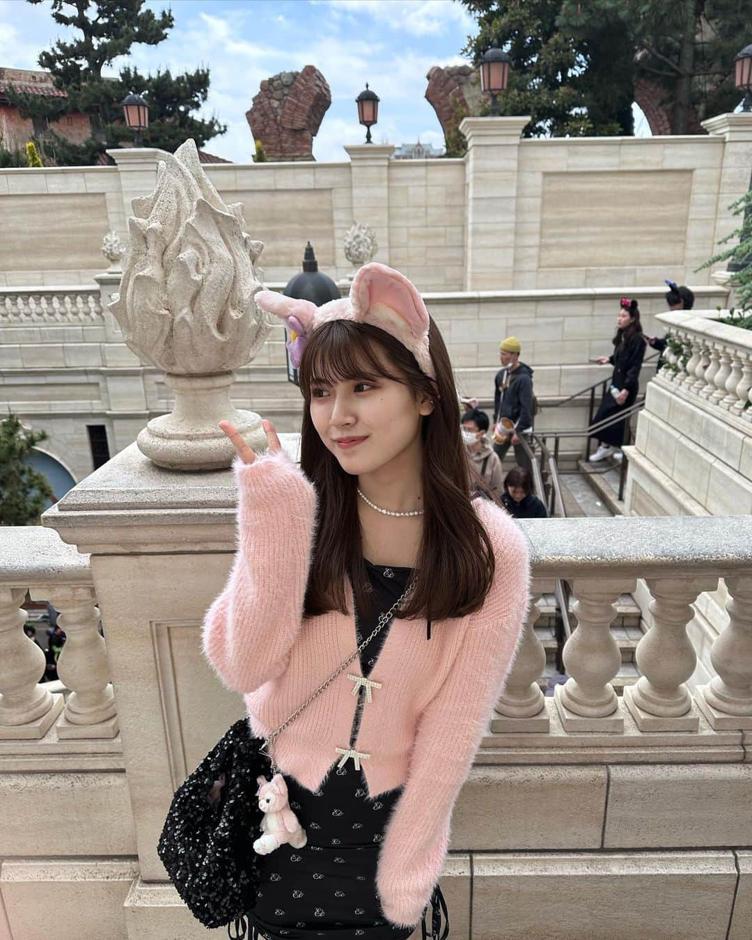のインスタグラム：「ソアリン🐰  #disney #disneysea #ディズニー #ディズニーコーデ #リーナベル」