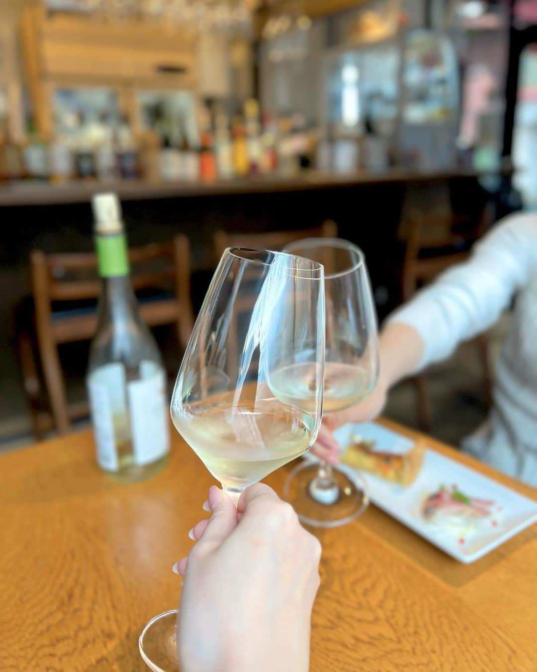 のインスタグラム：「🥂💛  ペアリングが良かった☺︎  @kitchen.nom」