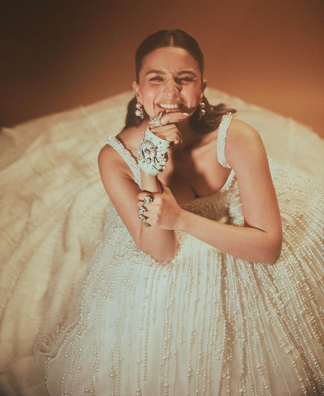 アリア・バットのインスタグラム：「🤍😇🫠  #metgala2023   (credits in tags)」