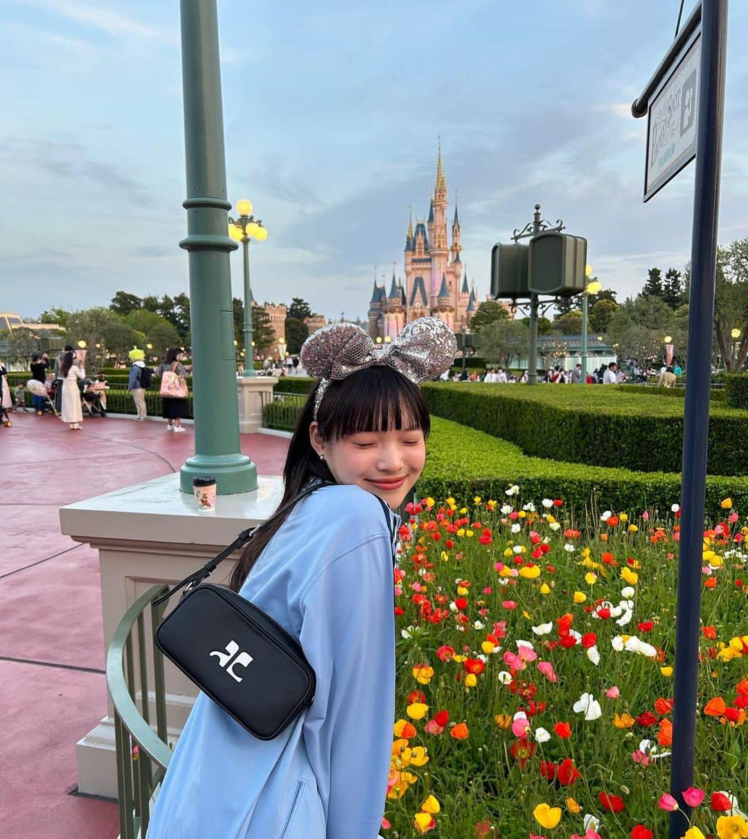 江崎ななほさんのインスタグラム写真 - (江崎ななほInstagram)「🐭🏰🩵🩵🩵」5月2日 20時53分 - nanaho_ezk