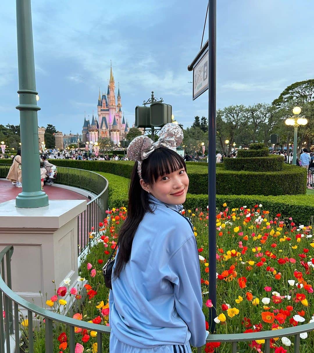 江崎ななほのインスタグラム：「🐭🏰🩵🩵🩵」