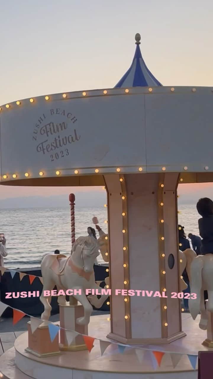 高田茉実のインスタグラム：「ZUSHI BEACH FILM FESTIVAL=͟͟͞͞➳❥  #逗子映画祭  #逗子海岸  #逗子カフェ」