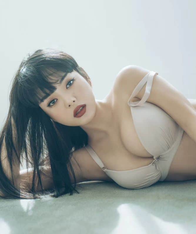 young ho seoのインスタグラム：「JOJO X EIMI VOL.2 NEW PHOTO BOOK PLZ CHECK DOWN LINK IN MY BIO  #photo #model #gravure #グラビア #모델 #웹화보」