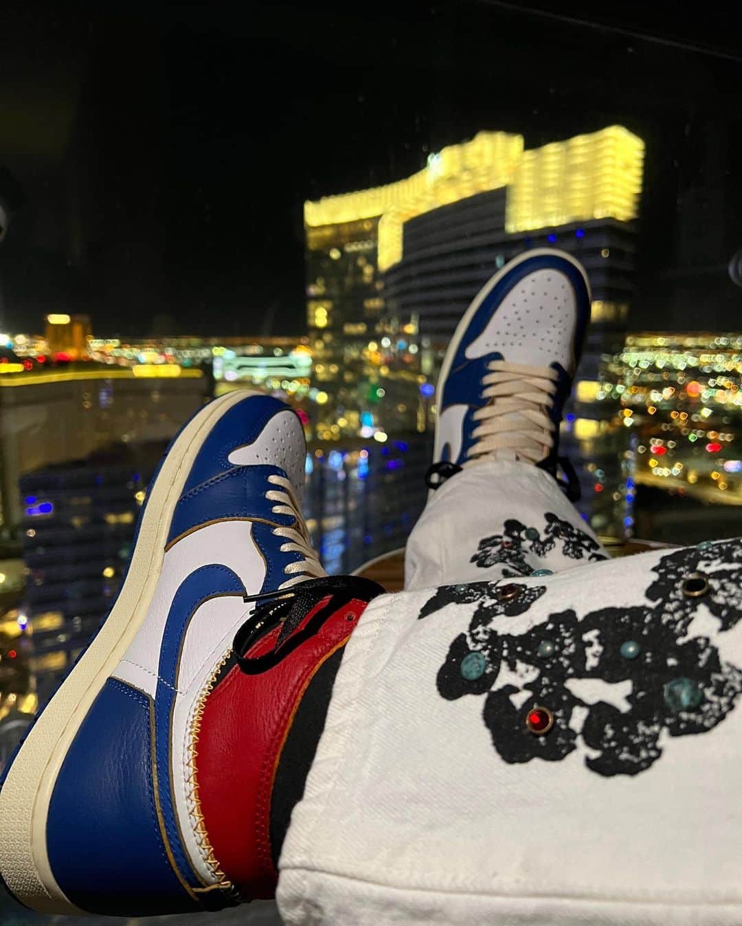 やまとさんのインスタグラム写真 - (やまとInstagram)「Vegas night💰🎩  Hoodie: @chromeheartsofficial  Denim: @readymade_official × @denimtears  Sneaker: @nike × @uniontokyo  #sneaker #y_kicks」5月2日 21時07分 - com.yamato