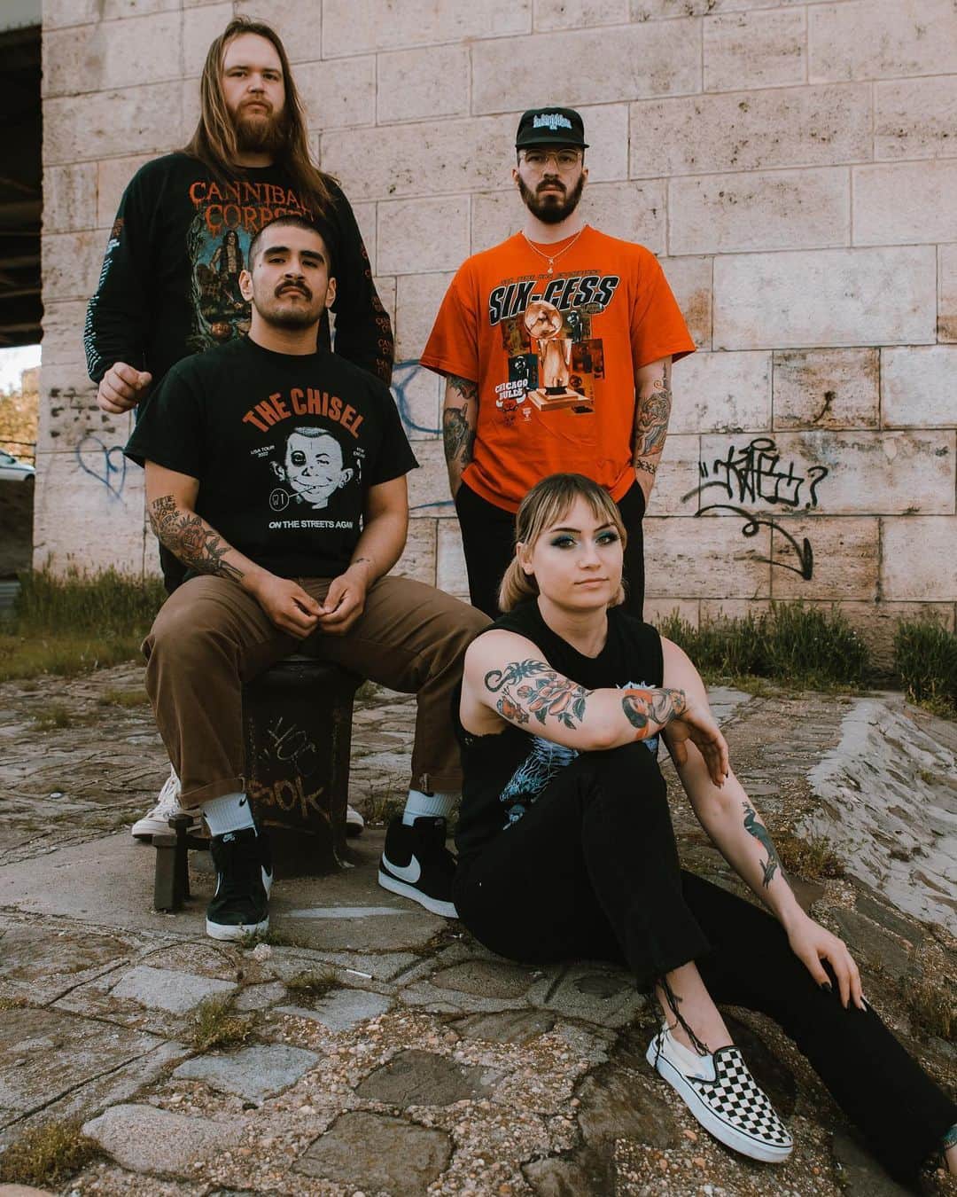 Kerrang!のインスタグラム：「“We want to become one of the kind of metalcore masters we grew up with”  On explosive 2021 debut Fragments Of A Bitter Memory, Dying Wish dug into big themes, both personal and socio-political. For vocalist Emma Boster and her band, though, they’re just puzzle pieces in the broader vision of metalcore’s most ferocious new force 🔥   Read the interview now at the link in bio.   📸: @gabethepigeon」