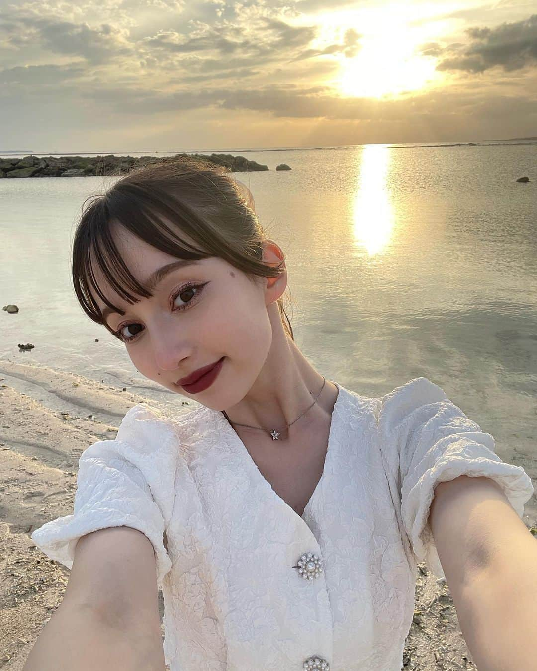 神谷侑理愛さんのインスタグラム写真 - (神谷侑理愛Instagram)「🌴🌺 ⁡ ⁡ ⁡ ⁡ #沖縄 #夕日 #海」5月2日 21時20分 - yuria_kamiya