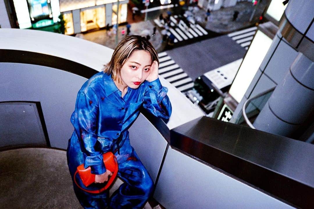 Licaxxxのインスタグラム：「shooting for #marni #マルニ 📸 @shun_komiyama   小見山くんの展示にいった次の週くらいに一万年ぶりに小見山くんに撮ってもらえる機会が訪れた。タイミング☝️」