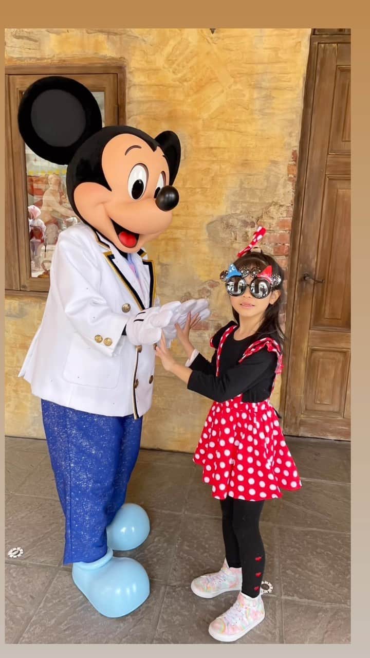 MARIKOのインスタグラム：「キャラクター達🐭💕💕 #ディズニーランド #ディズニーシー」