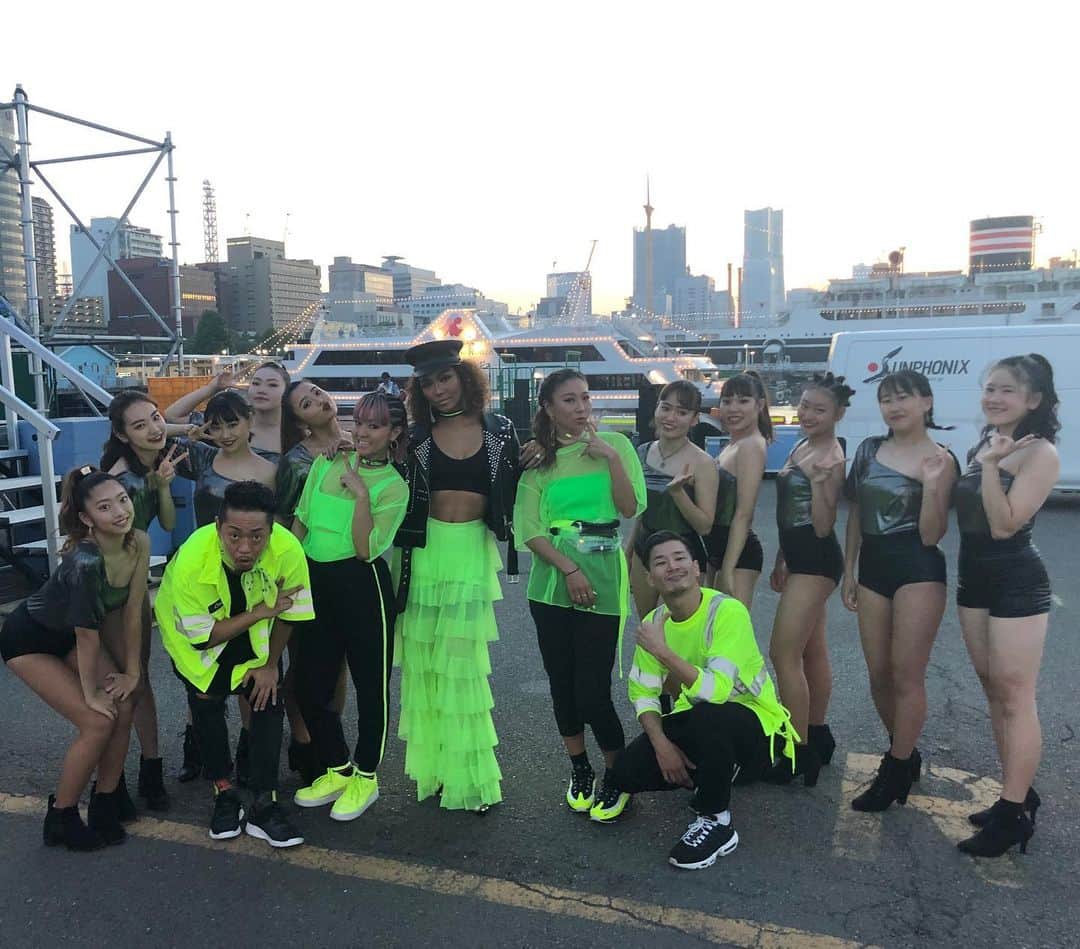 Nazukiのインスタグラム：「Crystal kay サポートバックダンサー募集❗️❗️❗️  5/27 (土)に横浜で開催されるハマフェスに、クリスタルケイLIVEを演出振り付けすることになりました❗️  なんと観覧無料です💛💛💛 久々のダンスLIVE😊🖐🏻  そこで、せっかくなら、夢あるダンサー達にも1曲出演するという、夢のような企画を提案したところ、この企画が通り素敵なステージでバックダンスができるダンサー達を募集する事となりました✨  是非このチャンスを掴んで頂き、可能性を広げ、経験として活かして頂ければと思います。  詳細 5/27 土 ハマフェス　野外ステージ  クリスタルケイバックダンサー 1曲出演 小学生部門 13歳以上から大人  オーディション詳細は、個別にて送りますます✨  募集締め切り 5/5  応募方法 mail💌 event.nazukijuku@gmail.com お名前 年齢 ダンス歴 ダンス動画  ご質問ある方もメールにてください✨  たくさんのダンサー達に夢を広げて素敵なLIVEにしていきましょう✨  #crystalkay #dance #dancer #バックダンサーオーディション  #live #ライブダンサー」