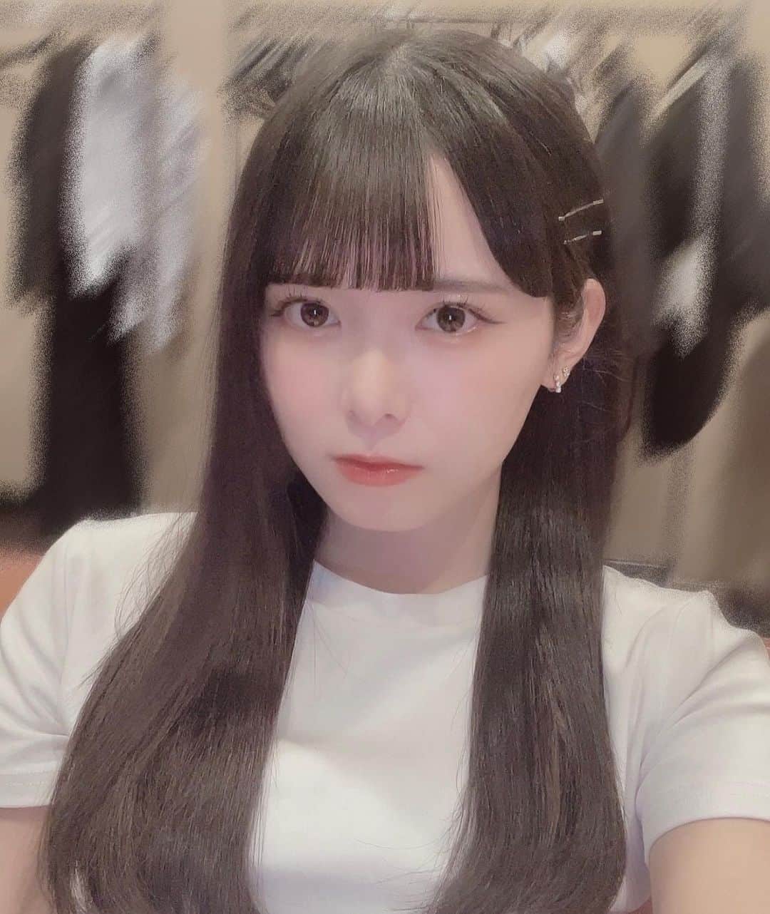 山﨑夢羽のインスタグラム：「． 巻き髪派？ストレート派？   #ビヨフォニック #幸せやったわあ  #BEYOOOOONDS #山﨑夢羽 #02  #ありがとう #オーケストラ  #✨  #今日 #ストレート #ヘア #内巻き」