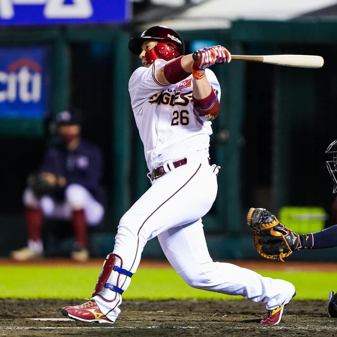 東北楽天ゴールデンイーグルスさんのインスタグラム写真 - (東北楽天ゴールデンイーグルスInstagram)「⚾️  ⚾️E 5-1 M⚾️ 岸選手が8回97球6安打1失点の好投で150勝✨✨✨ プロ野球史上51人目の記録達成️となりました‼️ 最後は1アウト満塁のピンチで登板した松井裕樹選手が抑えた👍🏼 打っては島内選手が先制打など2安打1打点とナイスキャッチ🦅 岡島選手は2本の2ベースを含む3安打1打点🔥🔥 そして炭谷選手は岸選手を150勝へ導くリードと2安打2打点💯  #鷲が掴む #rakuteneagles #岸孝之  #炭谷銀仁朗 #松井裕樹 #岡島豪郎 #島内宏明 #山﨑剛 #小深田大翔  #マイケルフランコ」5月2日 21時55分 - rakuten_eagles