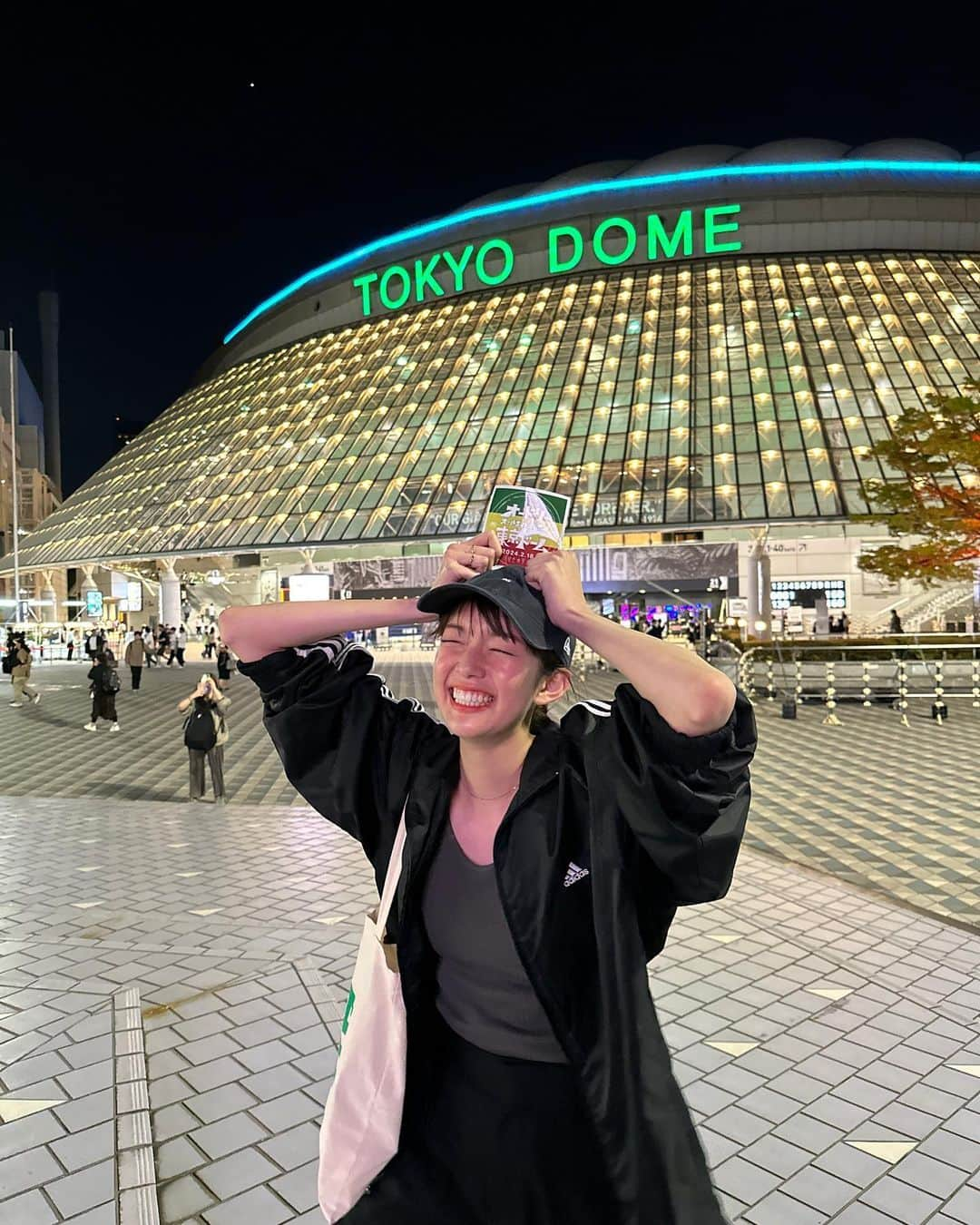 佐藤栞里のインスタグラム：「. リトルトゥースです！ 東京ドーム行きます！ #annkw」