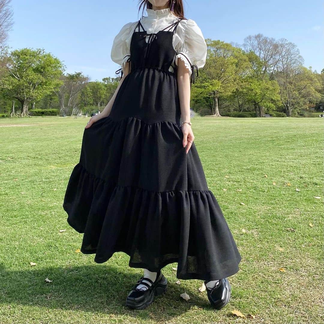 nemuru_inuのインスタグラム：「ㅤㅤ ㅤ ㅤ ㅤ ㅤ ㅤ🍙 musubi one piece 🍙 musubi puff blouse ㅤ ㅤ 明日、5/3(wed.) 12:00までの数量限定予約受付です ㅤ ㅤたくさんの方にお迎えして頂けて本当に嬉しいです ありがとうございます（ ; ; ） ㅤ ㅤ 残りわずかなものもありますが どうぞ最後までよろしくお願いします🦋 ㅤ ㅤ ㅤ」