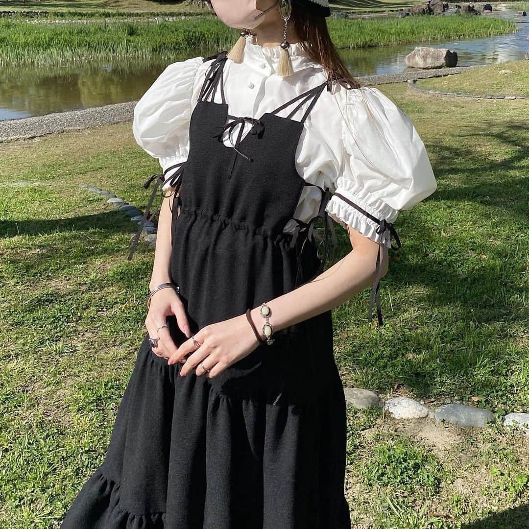 nemuru_inuさんのインスタグラム写真 - (nemuru_inuInstagram)「ㅤㅤ ㅤ ㅤ ㅤ ㅤ ㅤ🍙 musubi one piece 🍙 musubi puff blouse ㅤ ㅤ 明日、5/3(wed.) 12:00までの数量限定予約受付です ㅤ ㅤたくさんの方にお迎えして頂けて本当に嬉しいです ありがとうございます（ ; ; ） ㅤ ㅤ 残りわずかなものもありますが どうぞ最後までよろしくお願いします🦋 ㅤ ㅤ ㅤ」5月2日 22時10分 - _nemuimui_