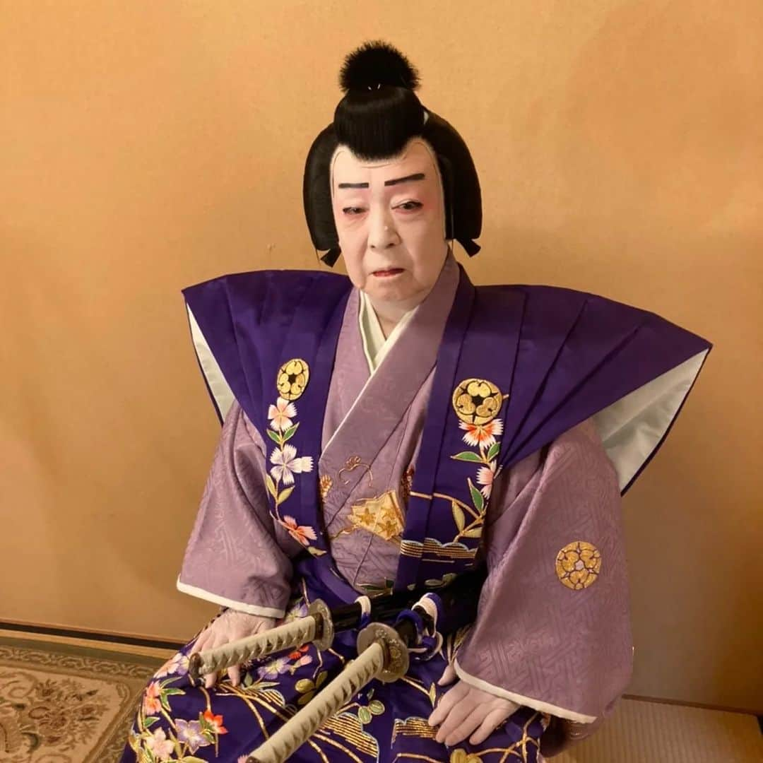 中村松江さんのインスタグラム写真 - (中村松江Instagram)「本日歌舞伎座は無事に初日を迎えることが出来ました✨ 歌舞伎座夜の部、東蔵は「宮島のだんまり」に、松江と玉太郎は「達陀」に出演しております✨ 公演は27日(土)までです✨ どうぞよろしくお願いいたします‼️ 夜の部　午後4時開演 休演日は10日(水)、17日(水) 歌舞伎座 #歌舞伎 #中村東蔵 #中村玉太郎 #中村松江 #宮島のだんまり #達陀 #團菊祭五月大歌舞伎 #歌舞伎座新開場十周年 #歌舞伎座」5月2日 22時14分 - matsue_nakamuraofficial