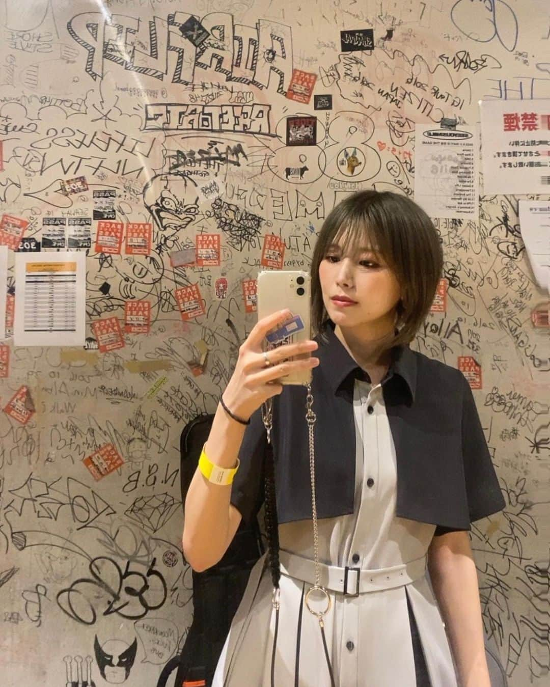 原あやのさんのインスタグラム写真 - (原あやのInstagram)「#20230502 HUG ROCK FESTIVAL 2023GW ありがとうございました✌️  声出し、最高だったね！ いっぱい見に来てくれて嬉しかった泣  またね！  #ハグロック #シンガーソングライター  #アコギ#ギター#musican#singersongwriter#音楽#邦ロック女子#anime#アニメ好き#ビール#ビール女子#フィルム#film##ショートカット#燕女子#高身長女子#japanesegirl#instagood##メガネ女子#メガネコーデ」5月2日 22時23分 - ayano_hara_69