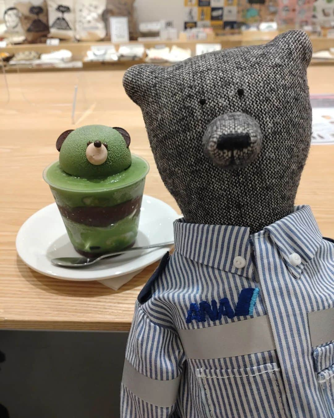 All Nippon Airwaysさんのインスタグラム写真 - (All Nippon AirwaysInstagram)「Having the bear-y best breakfast with some bear-y best friends! What adventures will they have next?  Photo by 📷: @fukueri007  #Regram #FlyANA #AllNipponAirways」5月2日 22時30分 - allnipponairways