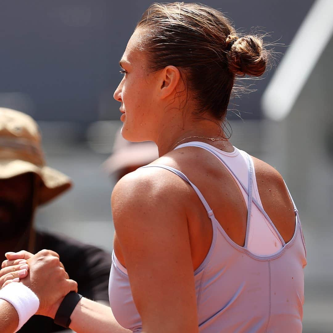 WTA（女子テニス協会）さんのインスタグラム写真 - (WTA（女子テニス協会）Instagram)「Getting it done 🤝  2021 Madrid champ @sabalenka_aryna comes from a set and a break down to defeat Sherif and move into the final four!  #MMOPEN」5月2日 22時43分 - wta