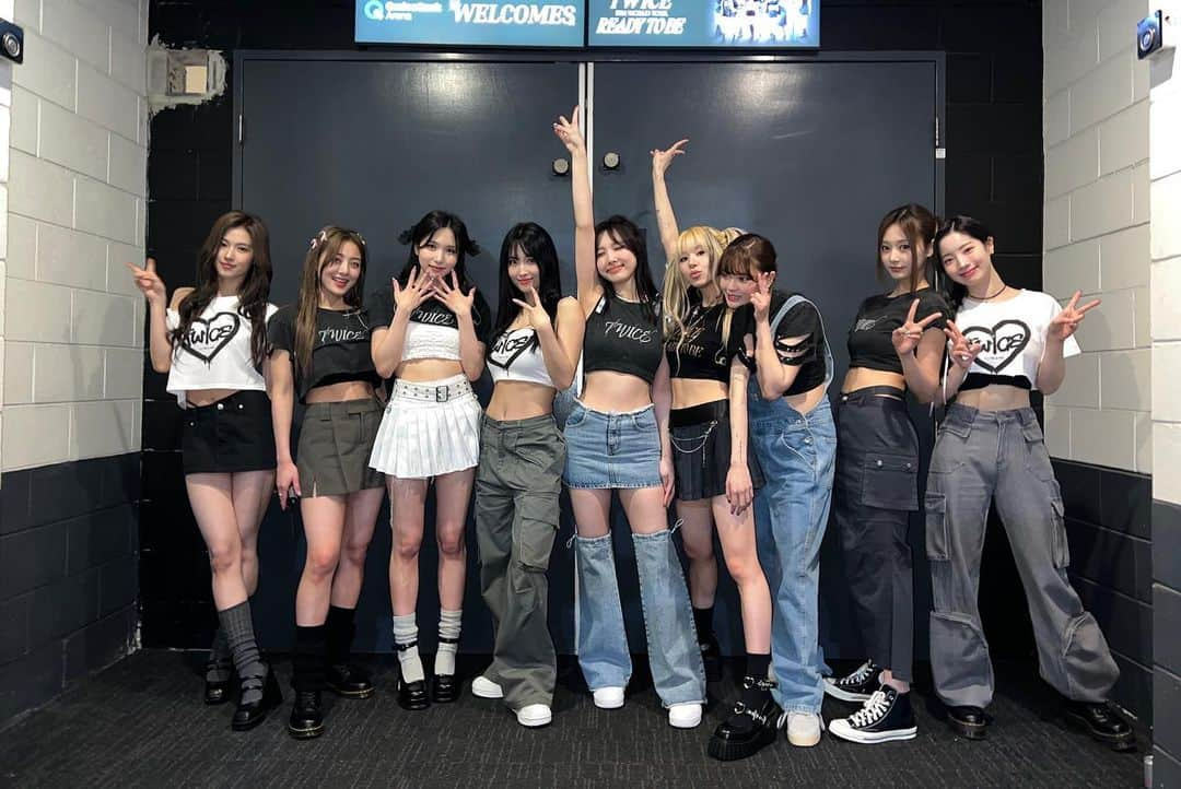 TWICEさんのインスタグラム写真 - (TWICEInstagram)「TWICE 5TH WORLD TOUR ‘READY TO BE’ IN #SYDNEY - DAY 1 🍭  TWICE in SYDNEY for the FIRST TIME💗  So happy to meet you all, ONCE!  See you tomorrow🥰  #TWICE #트와이스 #READYTOBE #TWICE_5TH_WORLD_TOUR #TWICE_5TH_WORLD_TOUR_IN_SYDNEY」5月2日 22時53分 - twicetagram