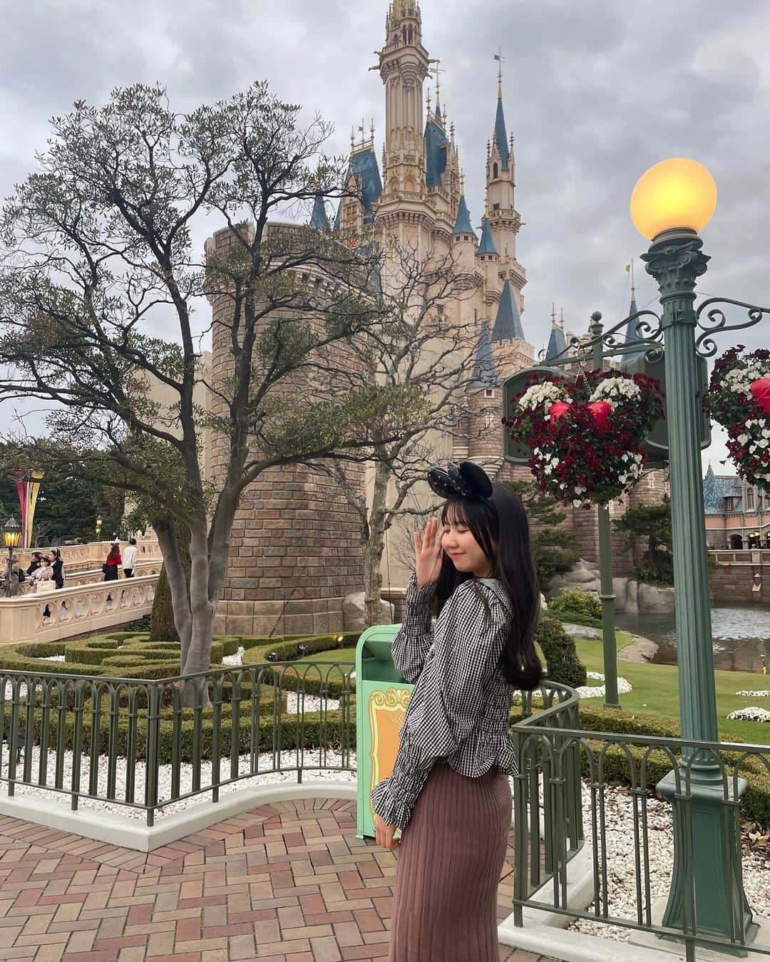 天海ありいさんのインスタグラム写真 - (天海ありいInstagram)「この間夢の国行ったときの🏰🧡  ．  ．  ．   #disney  #tokyodisneyland #jkブランド  #jkの素敵な思い出 #jk3  #ディズニーコーデ  #ディズニーカチューシャ #ディズニー好きな人と繋がりたい  #お洒落な人と繋がりたい  #レイアウト  #ヘアモデル  #サロンモデル  #いいね  #いいね返し  #いいね返します  #雰囲気好きな人いいね  #followme #ootd  #ootdstyle  #disneystyle #likes」5月2日 22時59分 - ally__1020