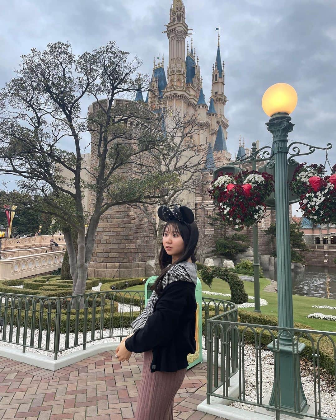 天海ありいさんのインスタグラム写真 - (天海ありいInstagram)「この間夢の国行ったときの🏰🧡  ．  ．  ．   #disney  #tokyodisneyland #jkブランド  #jkの素敵な思い出 #jk3  #ディズニーコーデ  #ディズニーカチューシャ #ディズニー好きな人と繋がりたい  #お洒落な人と繋がりたい  #レイアウト  #ヘアモデル  #サロンモデル  #いいね  #いいね返し  #いいね返します  #雰囲気好きな人いいね  #followme #ootd  #ootdstyle  #disneystyle #likes」5月2日 22時59分 - ally__1020