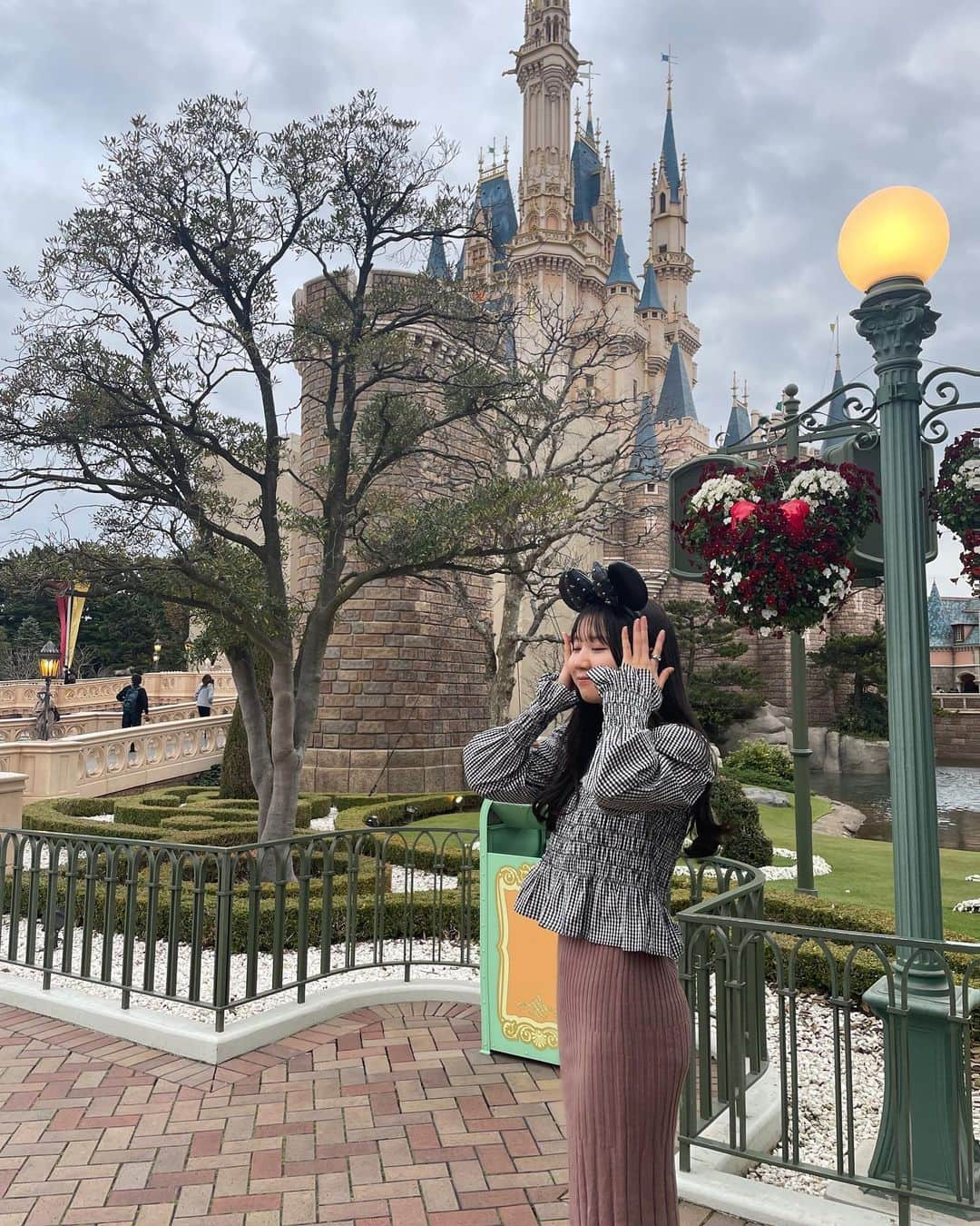 天海ありいさんのインスタグラム写真 - (天海ありいInstagram)「この間夢の国行ったときの🏰🧡  ．  ．  ．   #disney  #tokyodisneyland #jkブランド  #jkの素敵な思い出 #jk3  #ディズニーコーデ  #ディズニーカチューシャ #ディズニー好きな人と繋がりたい  #お洒落な人と繋がりたい  #レイアウト  #ヘアモデル  #サロンモデル  #いいね  #いいね返し  #いいね返します  #雰囲気好きな人いいね  #followme #ootd  #ootdstyle  #disneystyle #likes」5月2日 22時59分 - ally__1020